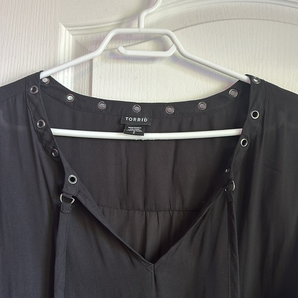 Torrid Blouse - Picture 2 of 4